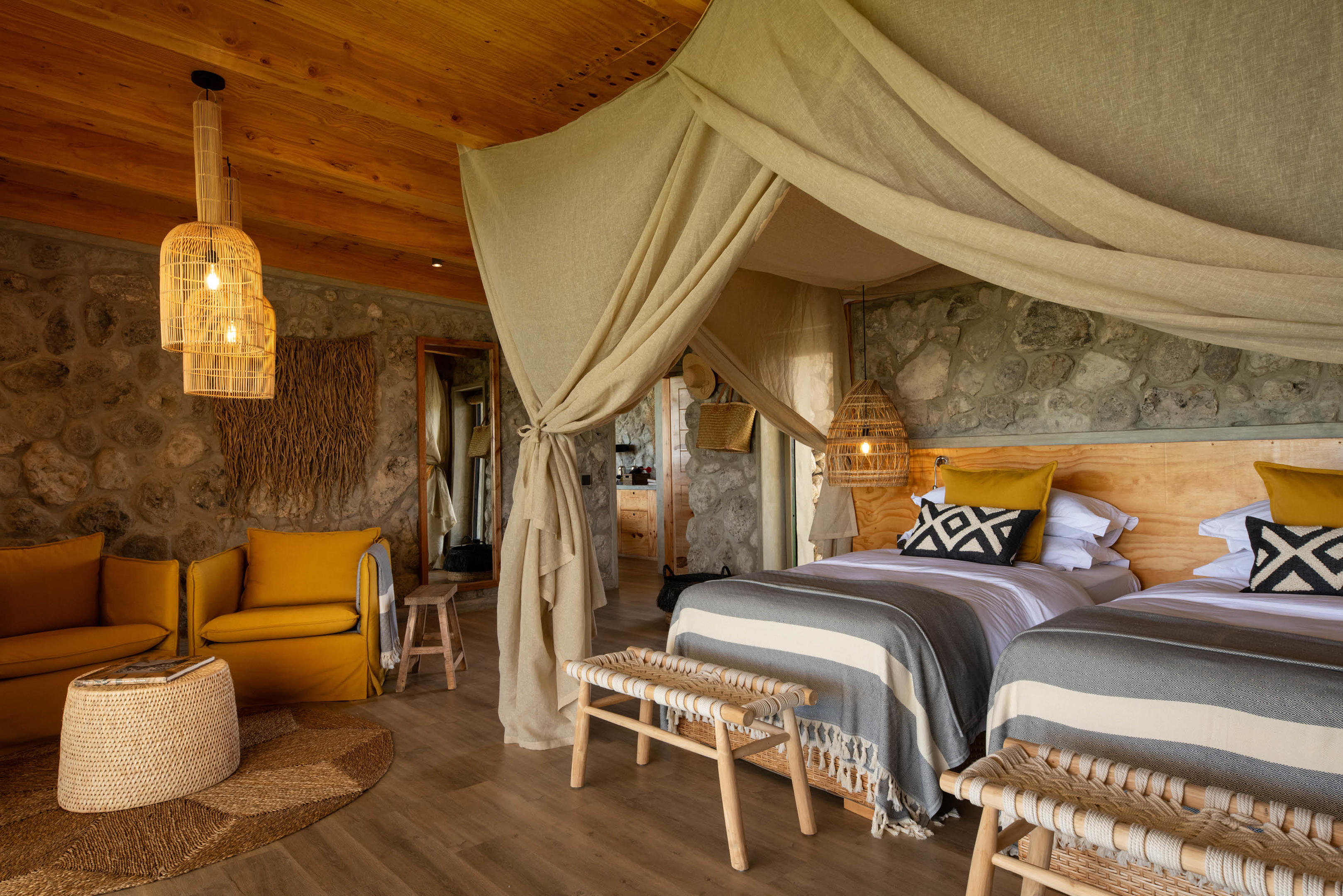 Namiri Plains Retreat thumbnail 1